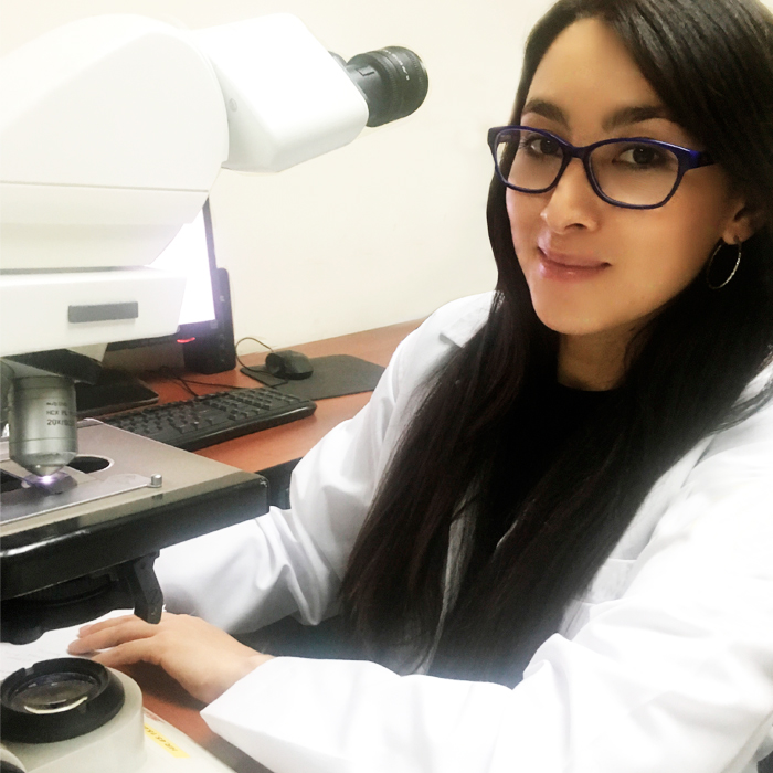 Doc. Astrid López - Médico Patóloga
